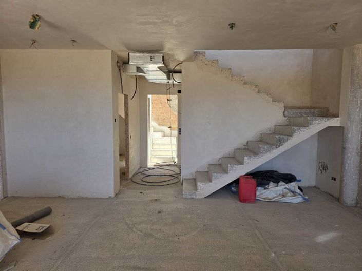 Image No.2-4 Bed Townhouse for sale