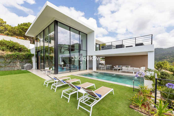 Image No.2-6 Bed Villa for sale