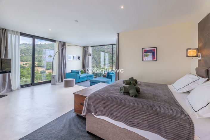 Image No.48-6 Bed Villa for sale