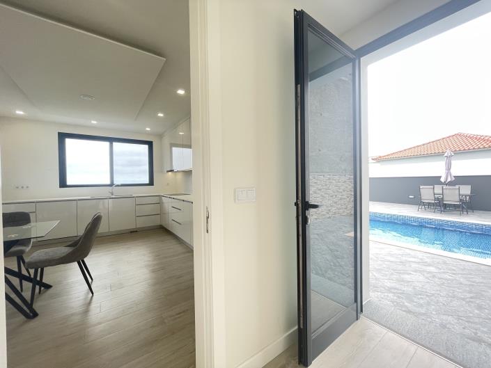 Image No.27-3 Bed Villa for sale