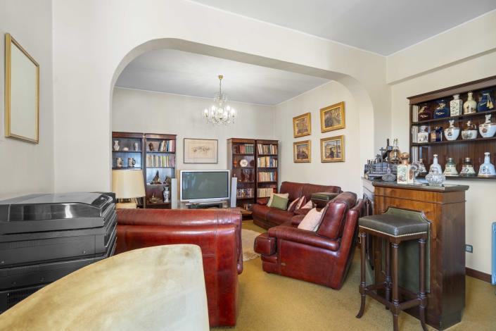 Image No.14-5 Bed Villa for sale