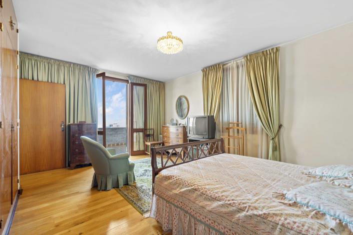 Image No.30-5 Bed Villa for sale