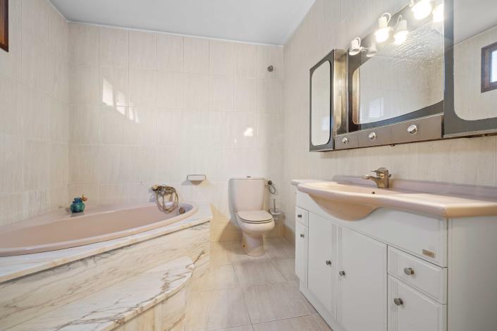 Image No.31-5 Bed Villa for sale