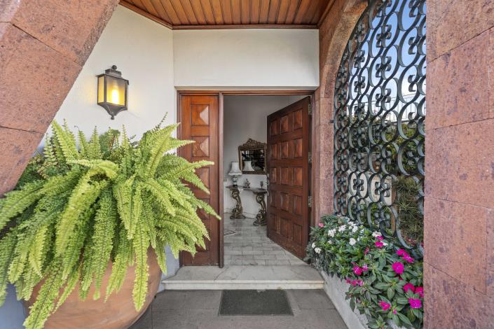 Image No.56-5 Bed Villa for sale