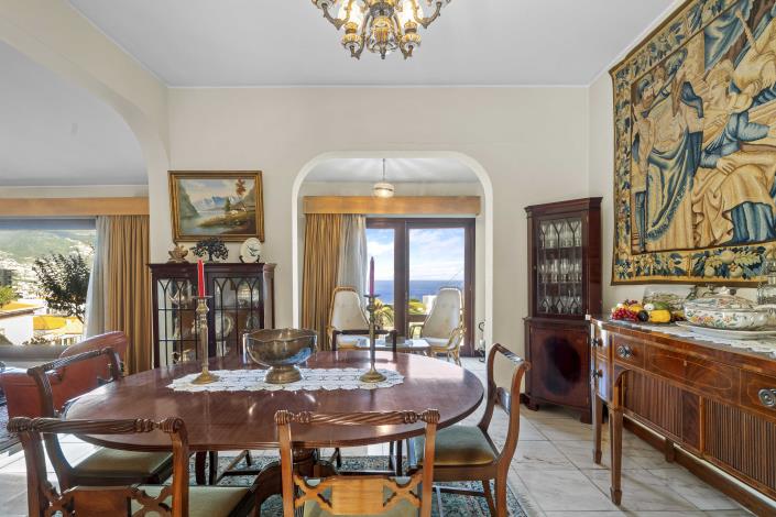 Image No.40-5 Bed Villa for sale