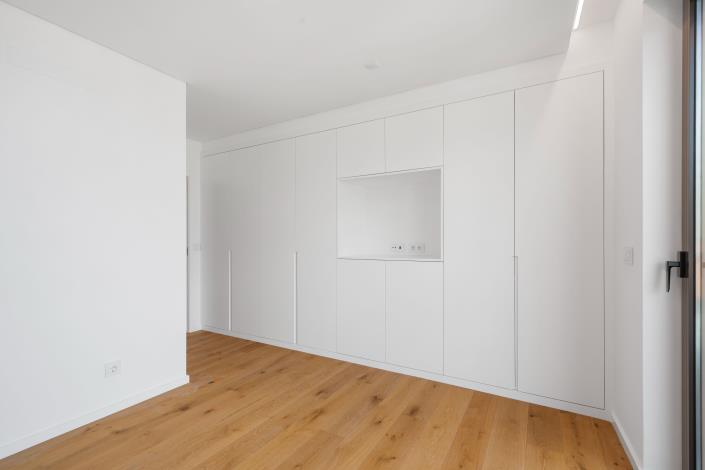 Image No.26-3 Bed Apartment for sale