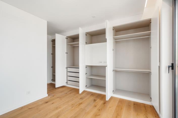 Image No.30-3 Bed Apartment for sale