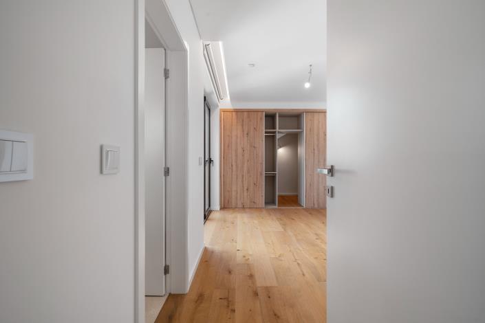 Image No.23-3 Bed Apartment for sale