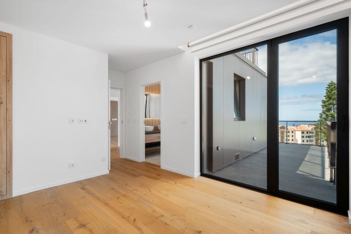 Image No.27-3 Bed Apartment for sale