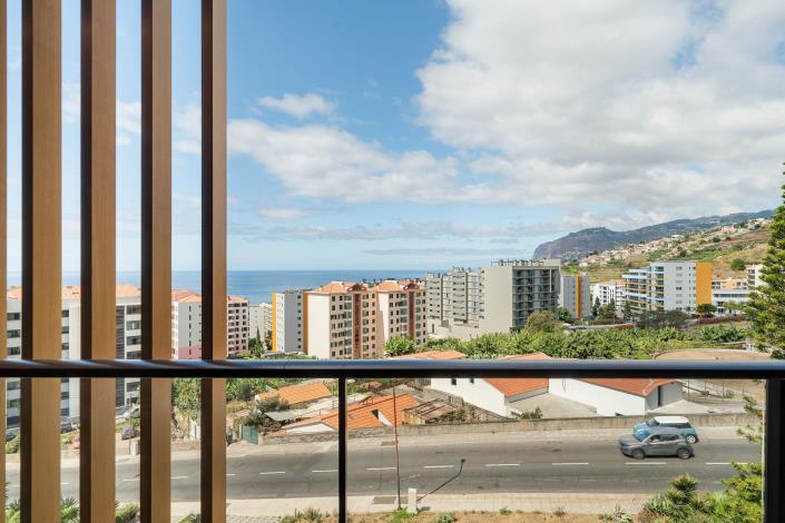 Image No.10-3 Bed Apartment for sale