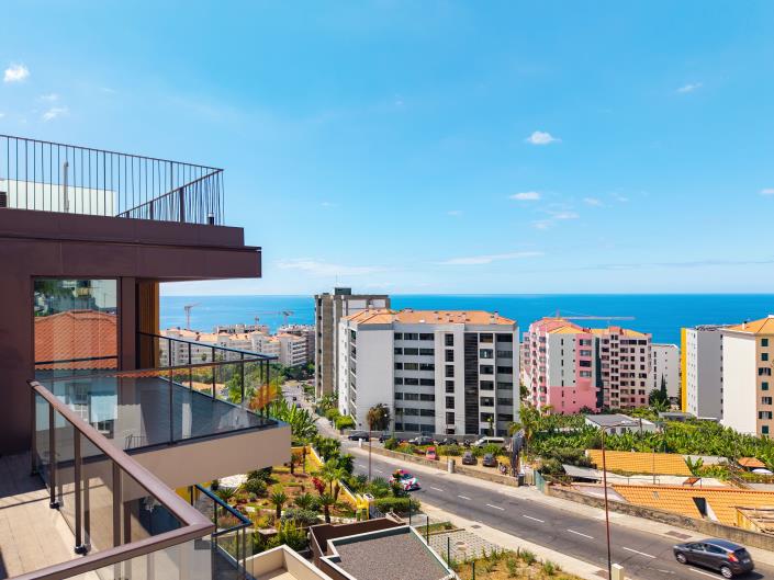 Image No.11-3 Bed Apartment for sale