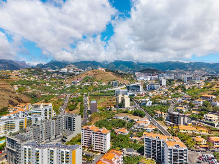 Image No.18-3 Bed Apartment for sale