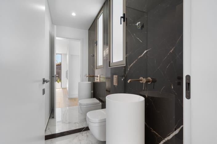 Image No.10-3 Bed Villa for sale