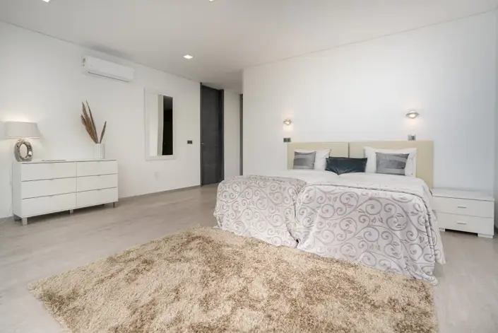 Image No.10-3 Bed Villa for sale