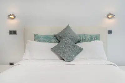 0187dc86-4dbd-43ee-a6d2-7d5b732c9a6d