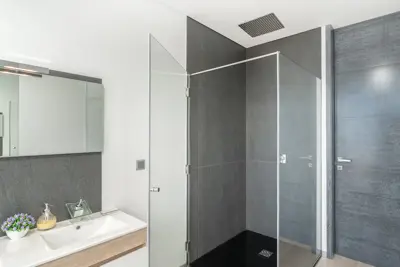 748da724-af0d-4d3a-bfaf-c1b561b8c246