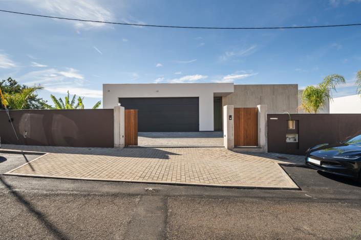 Image No.57-3 Bed Villa for sale