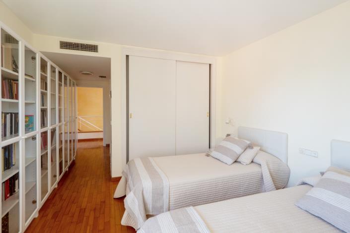 Image No.31-5 Bed Villa for sale