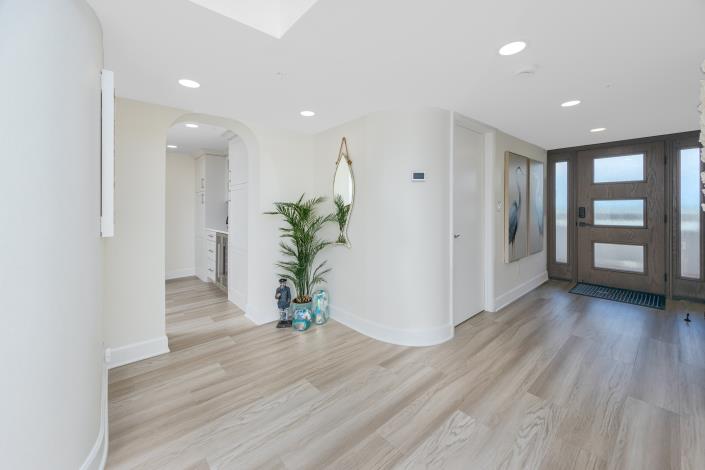 Image No.14-3 Bed Condo for sale