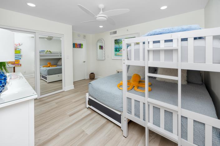 Image No.45-3 Bed Condo for sale