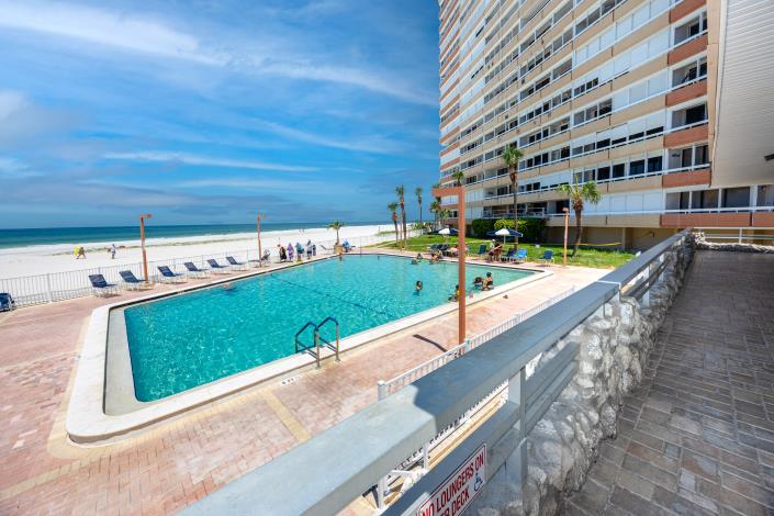 Image No.55-3 Bed Condo for sale