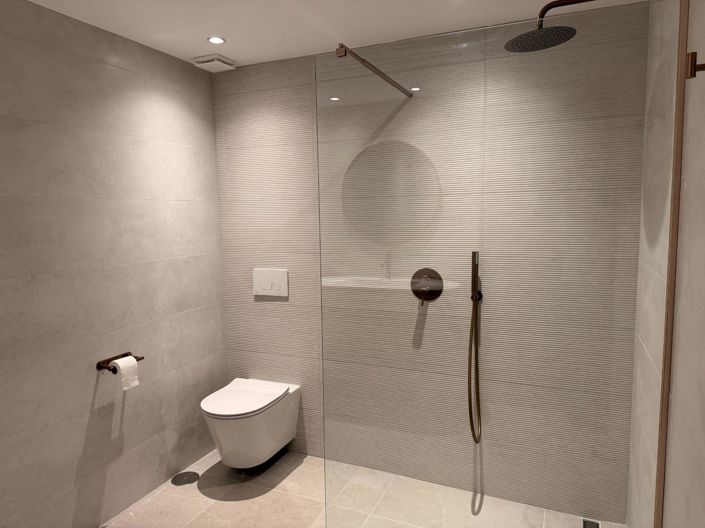 Image No.15-4 Bed Property for sale