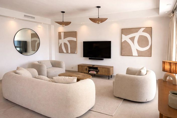 Image No.17-4 Bed Property for sale