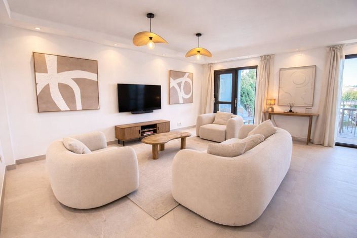 Image No.3-4 Bed Property for sale