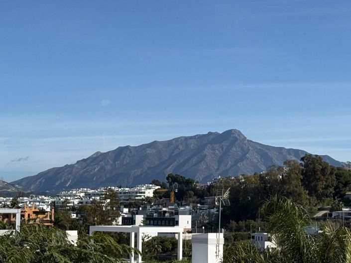 Image No.36-4 Bed Property for sale