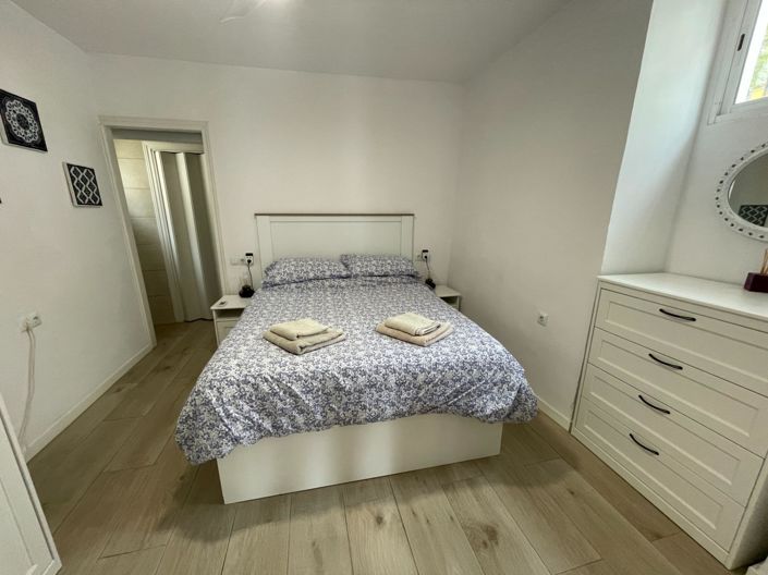 Image No.3-1 Bed Property for sale