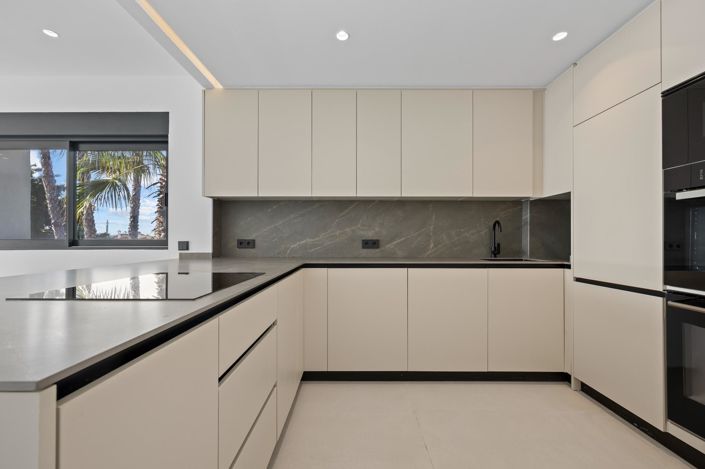 Image No.21-3 Bed Penthouse for sale