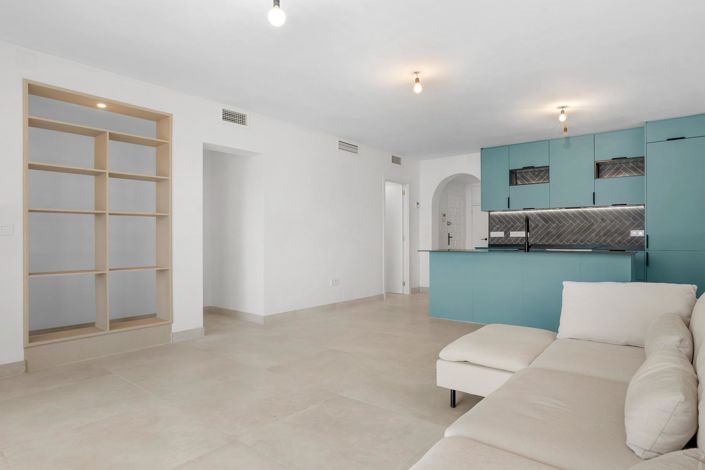 Image No.17-3 Bed Property for sale