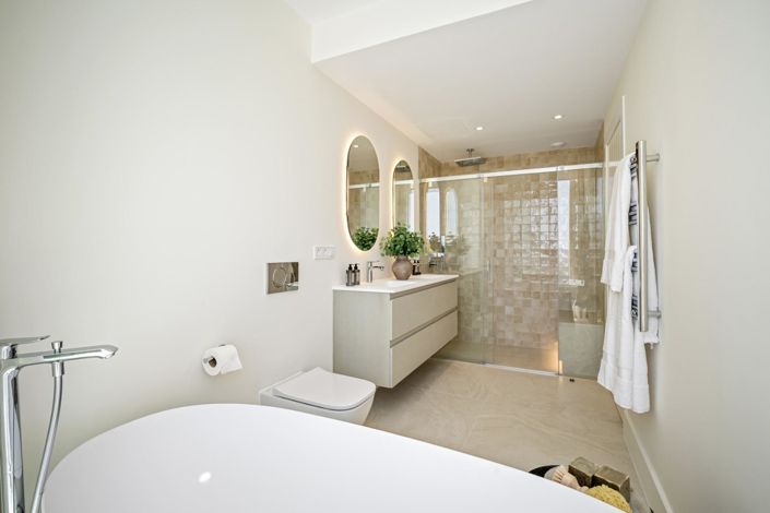 Image No.23-4 Bed Townhouse for sale