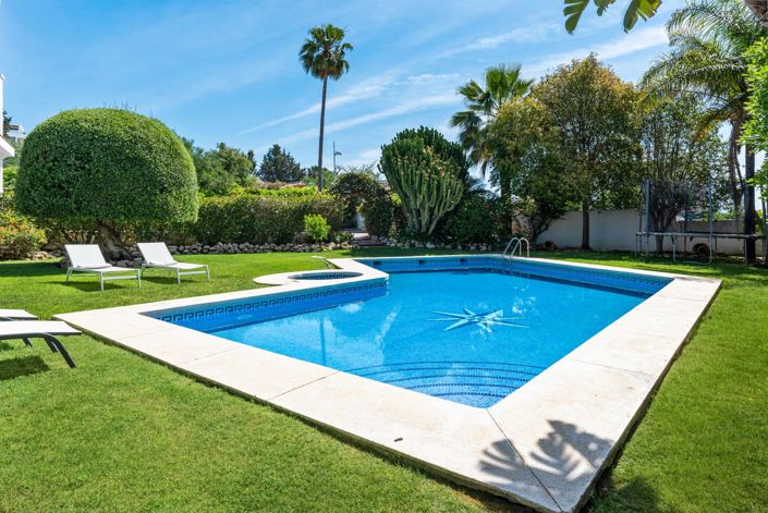 Image No.32-6 Bed House for sale
