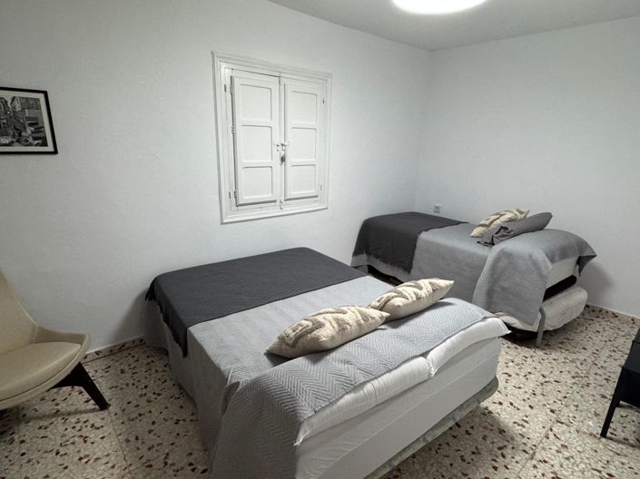 Image No.11-4 Bed House for sale