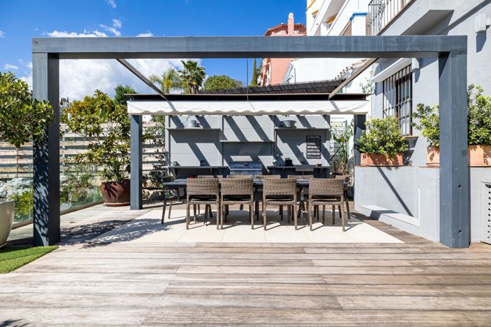 Image No.22-5 Bed Townhouse for sale
