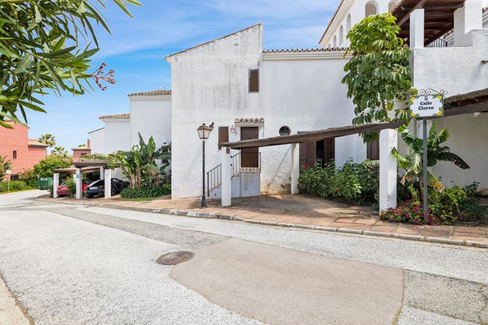 Image No.16-2 Bed Townhouse for sale