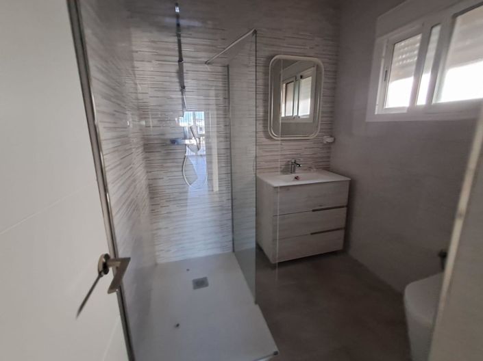 Image No.16-5 Bed Property for sale