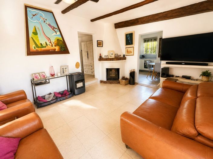 Image No.10-2 Bed Country House for sale