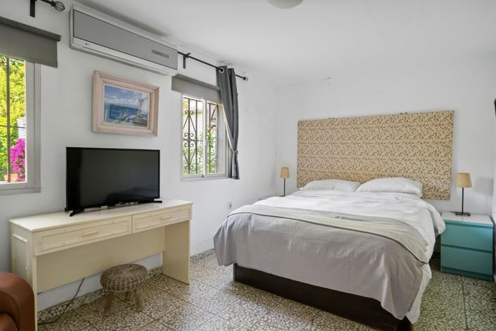 Image No.22-2 Bed Country House for sale