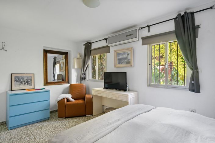 Image No.23-2 Bed Country House for sale