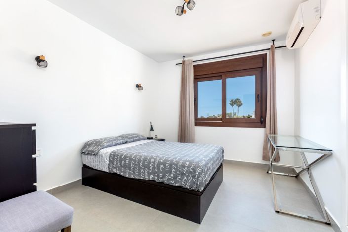 Image No.15-6 Bed Villa for sale