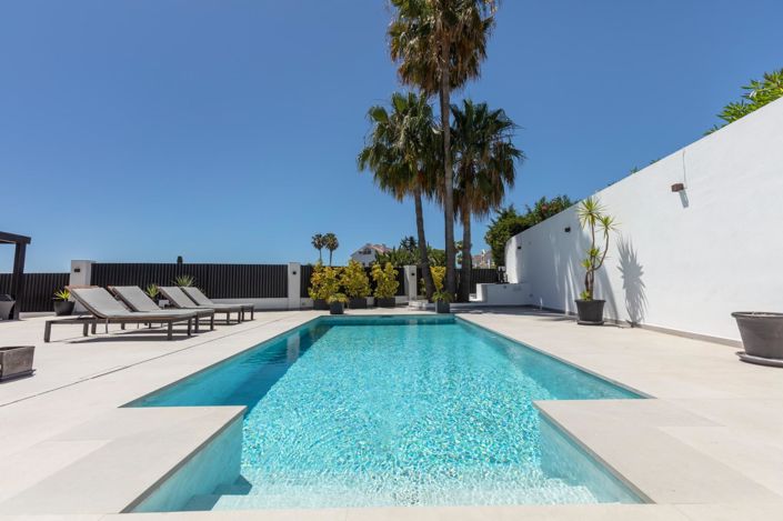 Image No.3-6 Bed Villa for sale