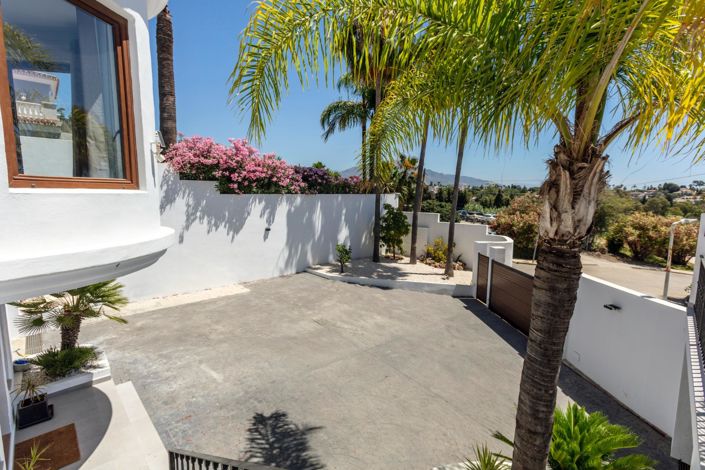 Image No.5-6 Bed Villa for sale