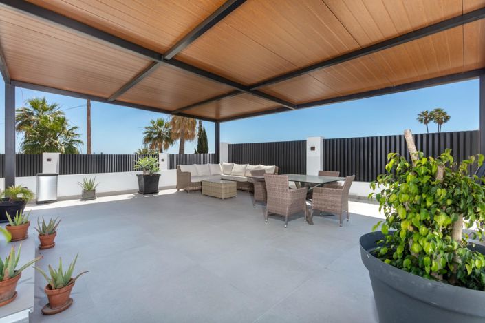 Image No.9-6 Bed Villa for sale