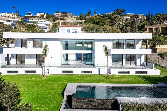 Image No.4-Villa de 5 chambres à vendre à Estepona