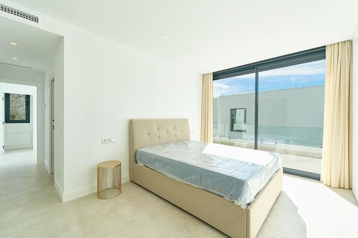 Image No.20-5 Bed Villa for sale