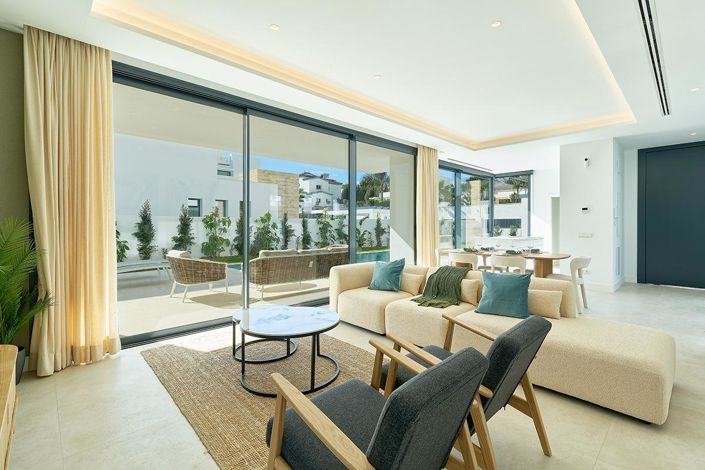 Image No.8-5 Bed Villa for sale