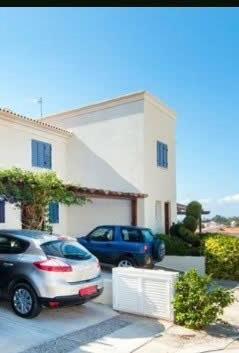 Image No.2-2 Bed Townhouse for sale