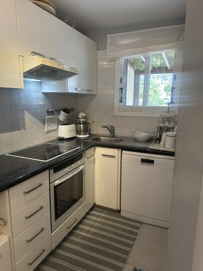 Image No.13-2 Bed Townhouse for sale